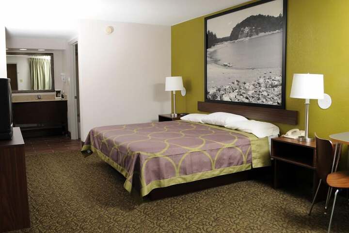 1 King Bed (14 of 15)