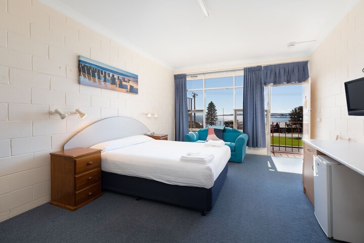 Room 2 of 24