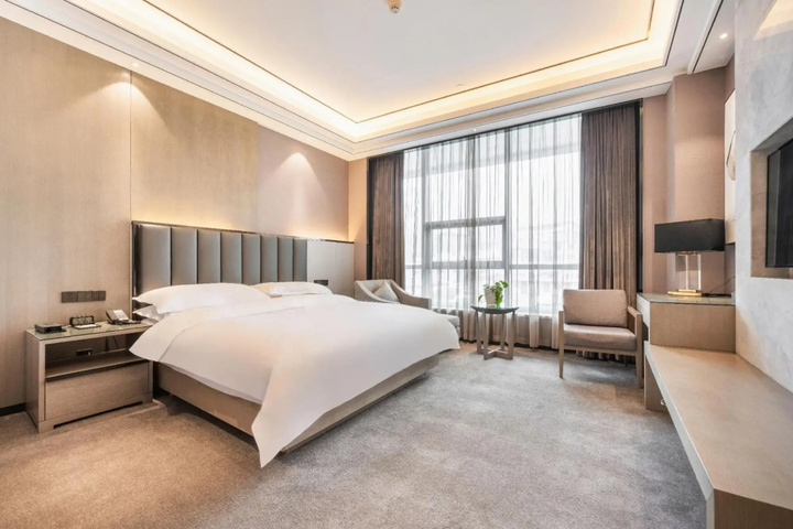 Room 3 of 7