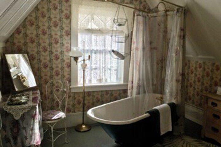 Room 43 of 123