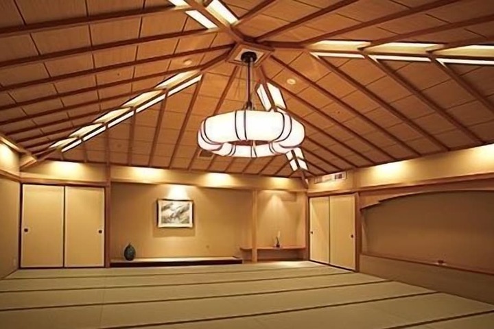 Ballroom/Hall 35 of 41