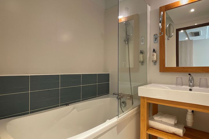 Room 20 of 34