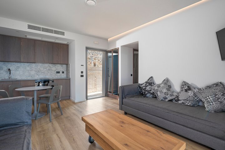 Room 73 of 260