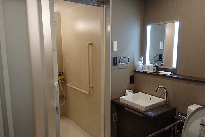 Room 20 of 103