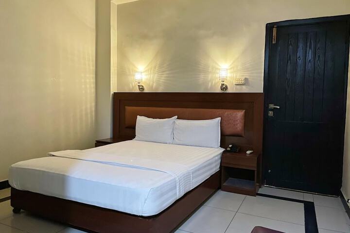 Room 34 of 67