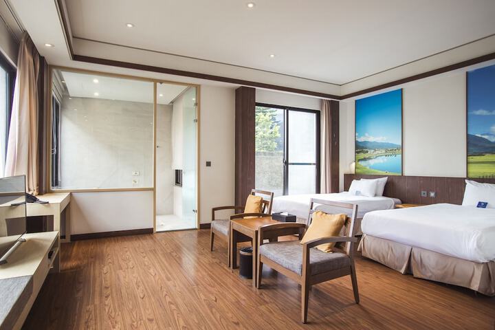 Room 16 of 153