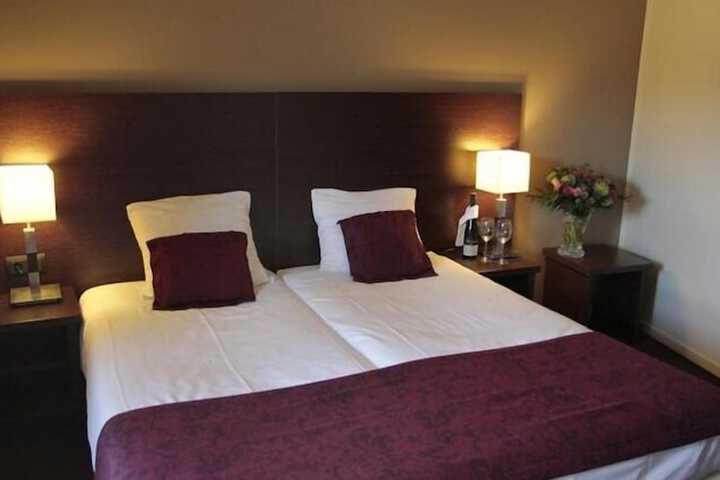 Room 27 of 72