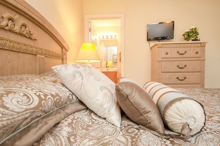 Room 10 of 27