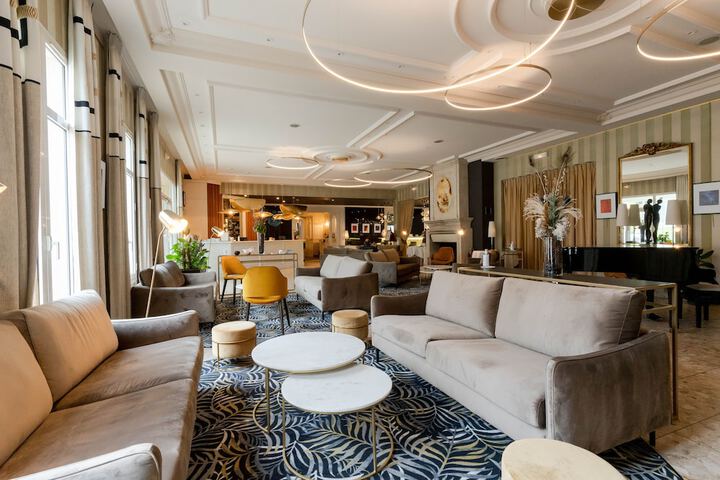 Hotel Lobby