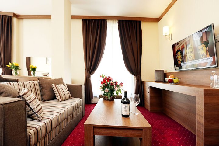 Room 16 of 64