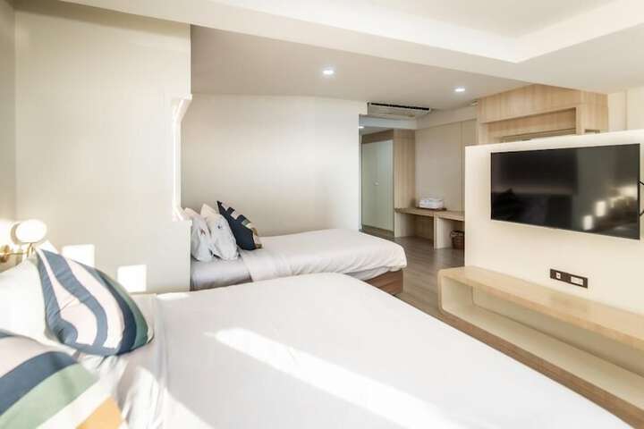 Room 17 of 44