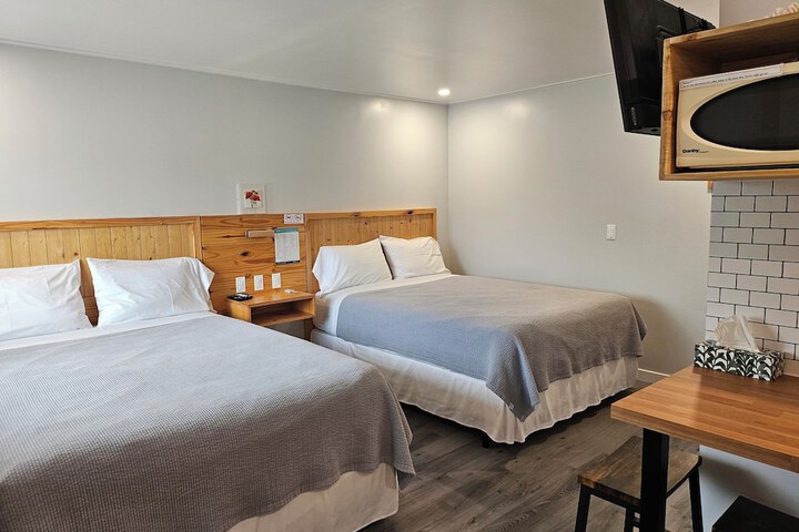 Room 6 of 25