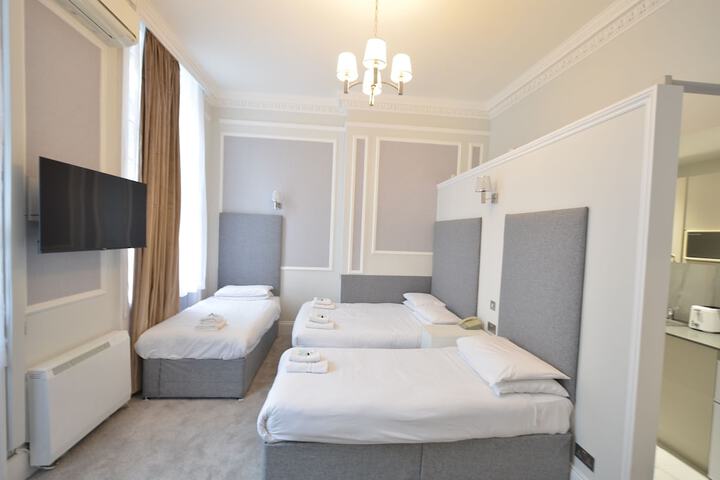Room 20 of 371