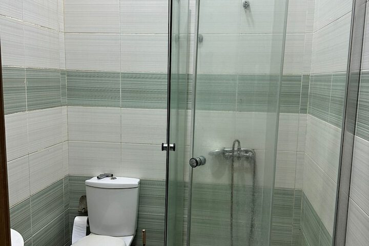 Room 8 of 17