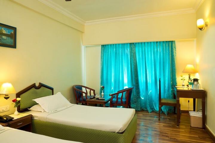 Room 9 of 14
