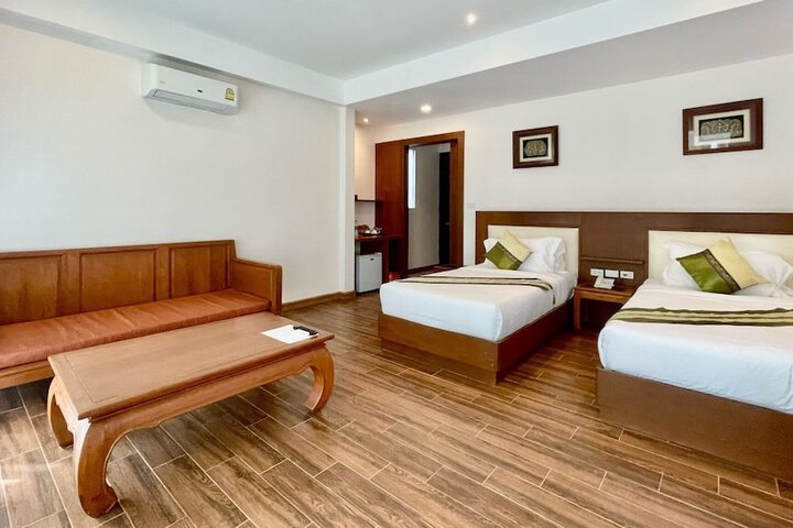 Room 14 of 80