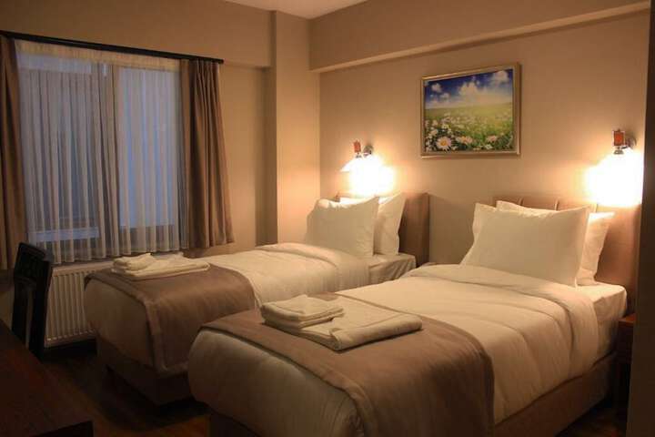Room 14 of 25