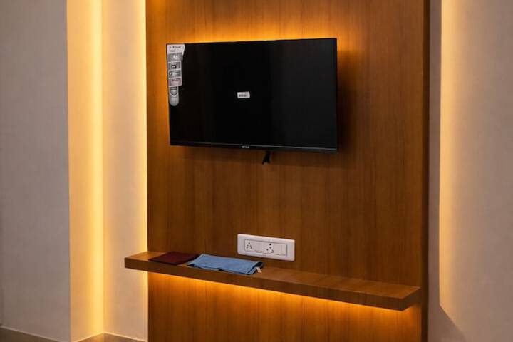 Room 5 of 11