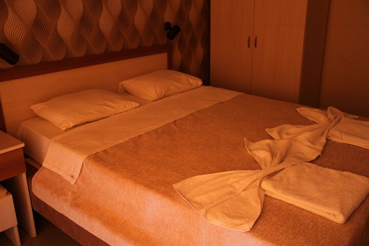 Room 2 of 23