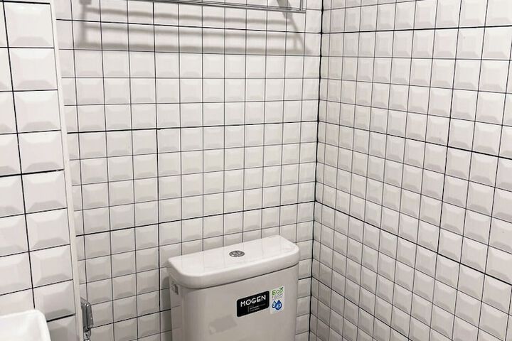 Room 87 of 94