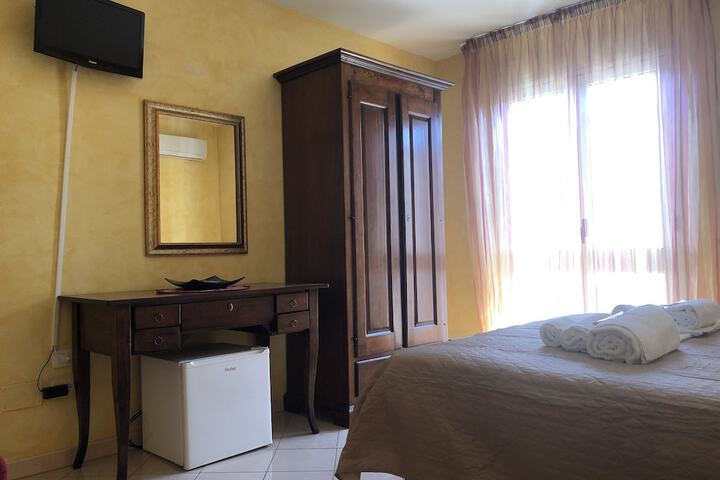 Room 34 of 53