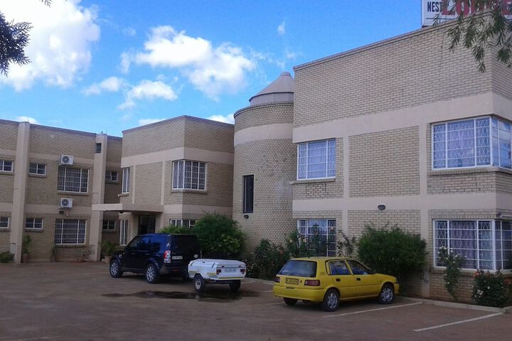 Hotel Exterior 18 of 19