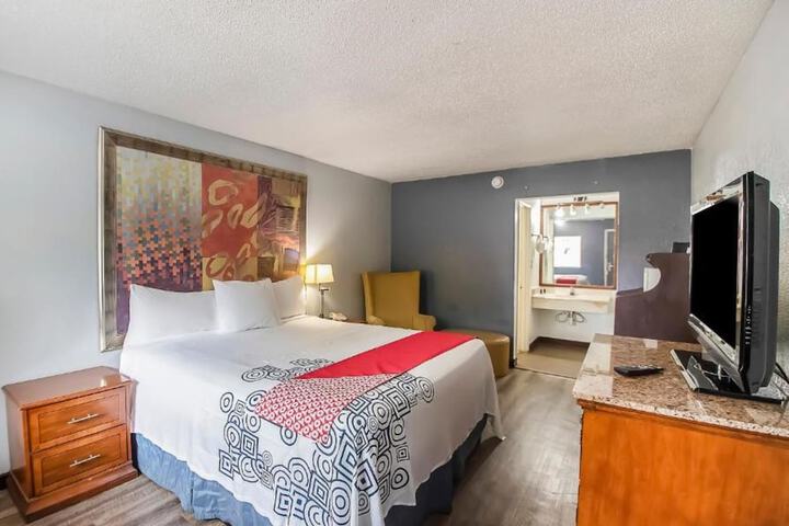 Premium King Bed (5 of 7)