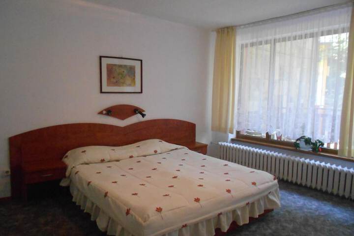 Room 9 of 47
