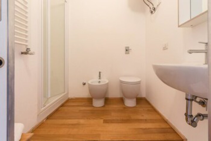Room 5 of 25