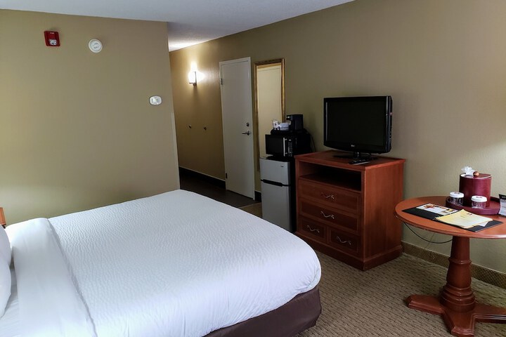 1 King Bed (3 of 50)