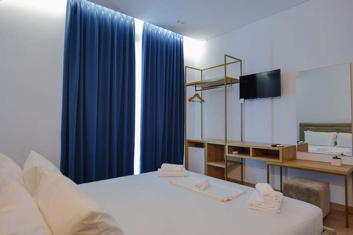 Room 7 of 30