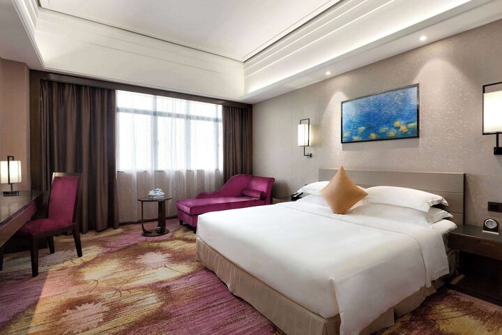 Room 30 of 51