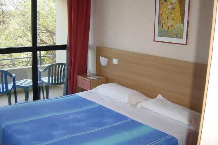 Room 4 of 88