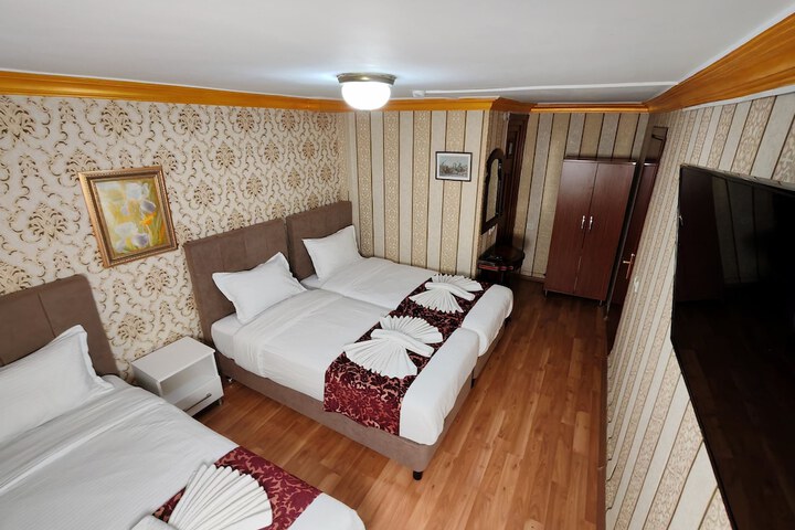 Room 26 of 61
