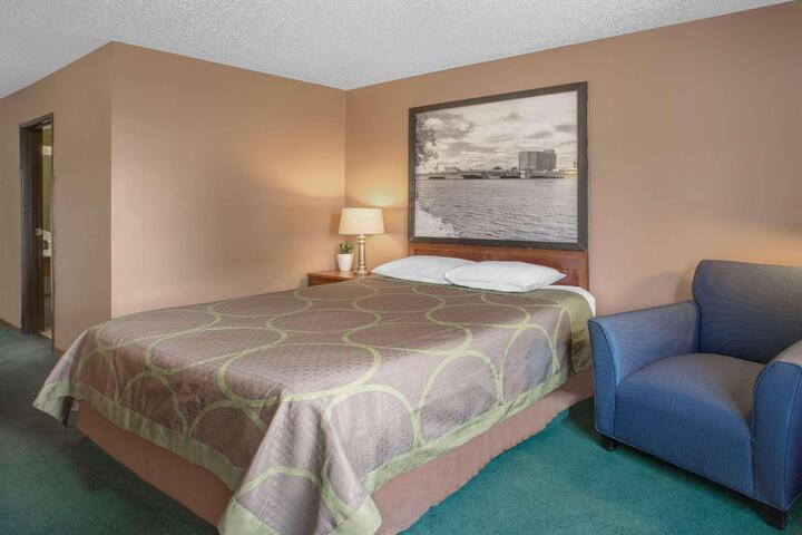 2 Queen Beds (7 of 7)