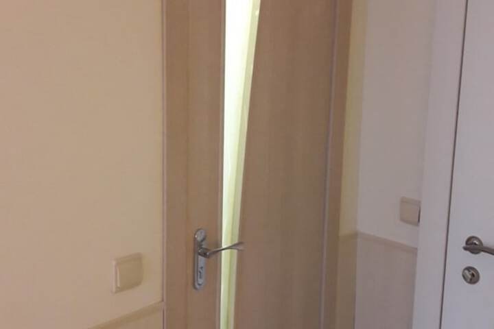 Room 9 of 11