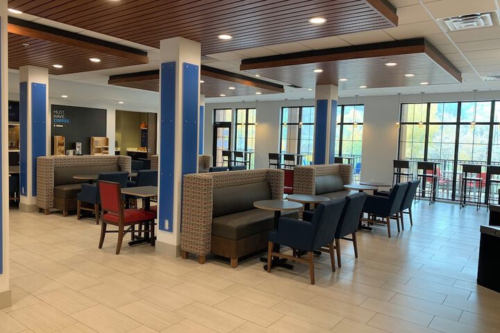 Breakfast/Coffee Service 35 of 58