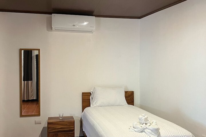 Room 9 of 24