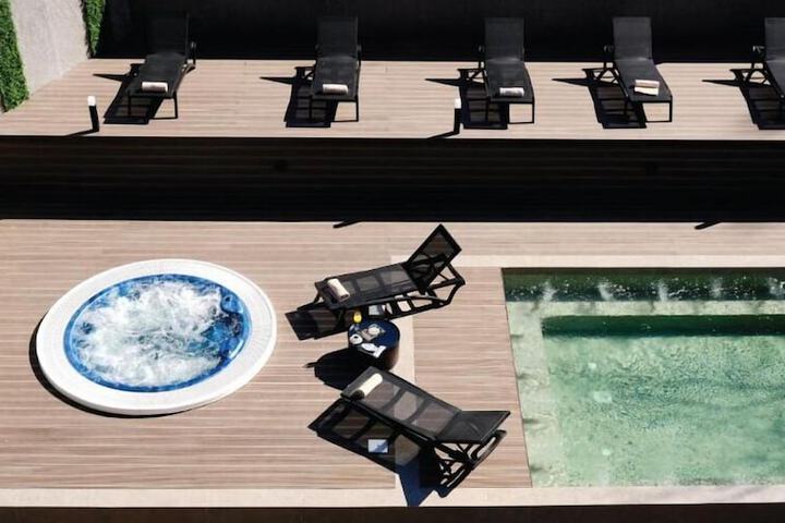Pool 20 of 51