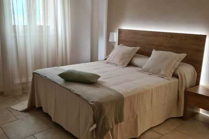Room 6 of 42