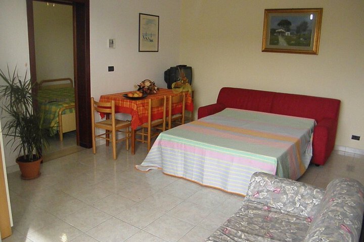 Room 12 of 68