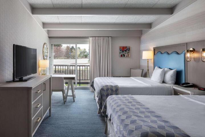 2 Queen Beds Deluxe Room (4 of 9)