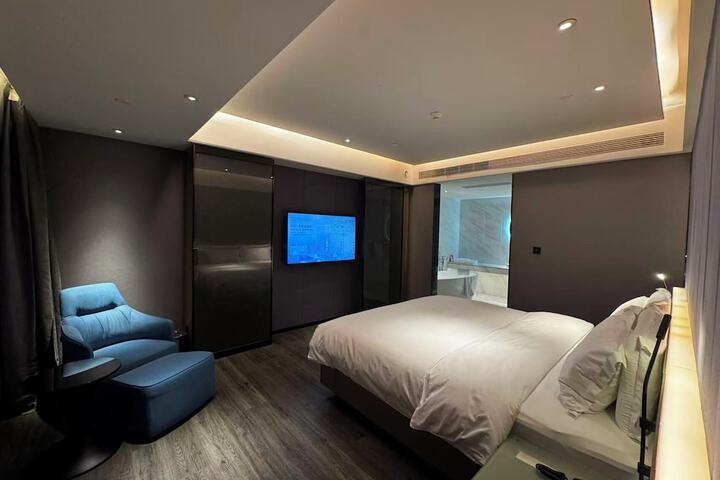 Room 11 of 39