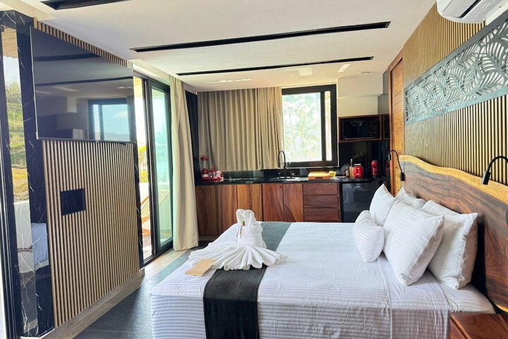 Room 4 of 35