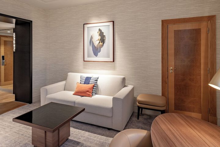 Room 295 of 457
