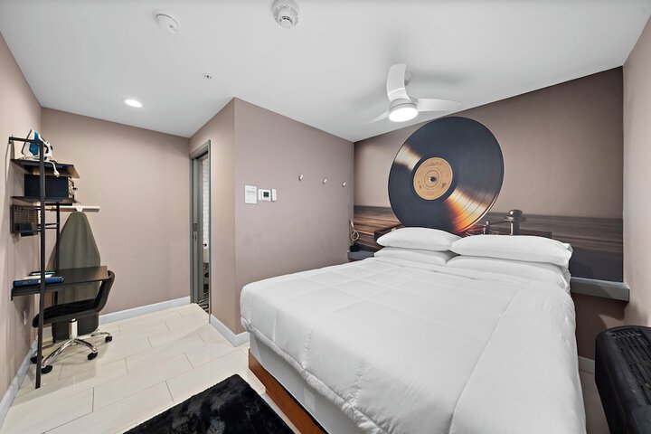 Room 31 of 111