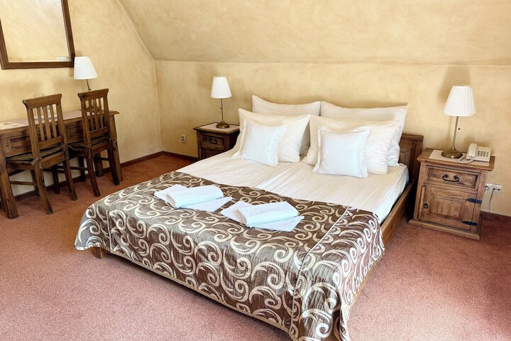 Room 21 of 83
