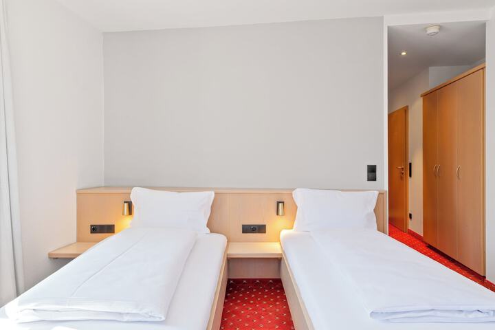 Room 30 of 88