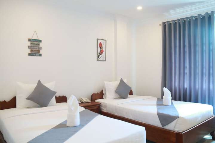 Room 12 of 79