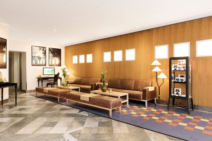 Guest Lobby